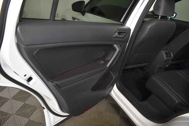Used 2021 White Volkswagen 2.0T SE R-Line Black image 27
