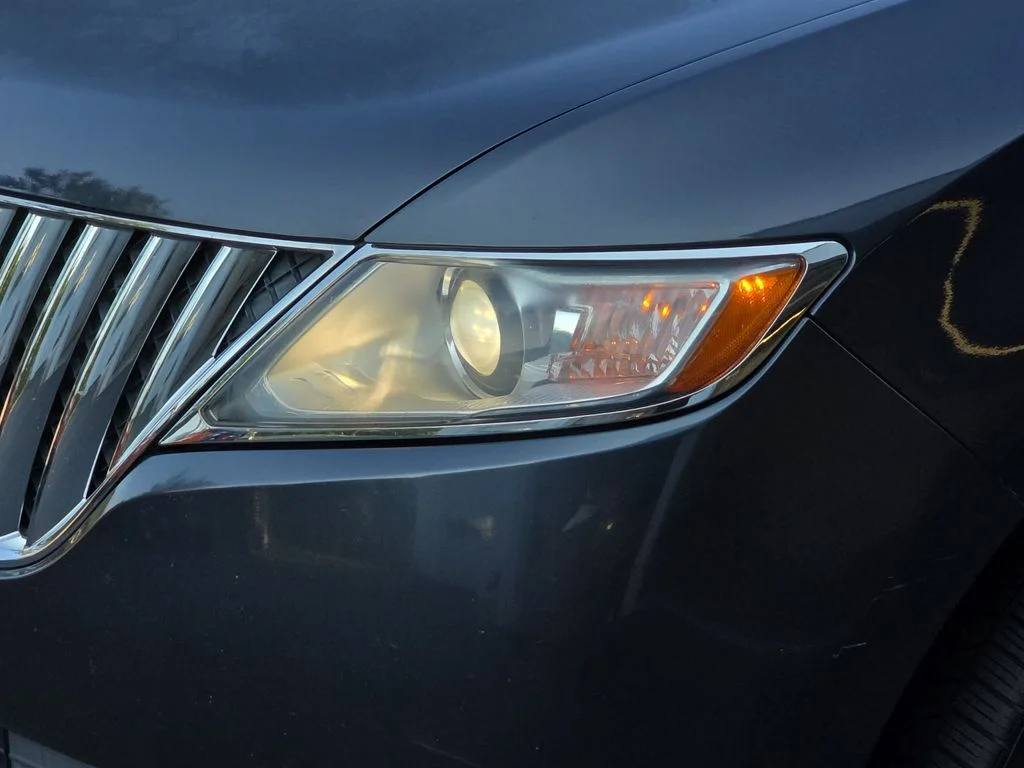 Used 2014 Smoked Quartz Metallic Tinted Clearcoat Lincoln Base image 32