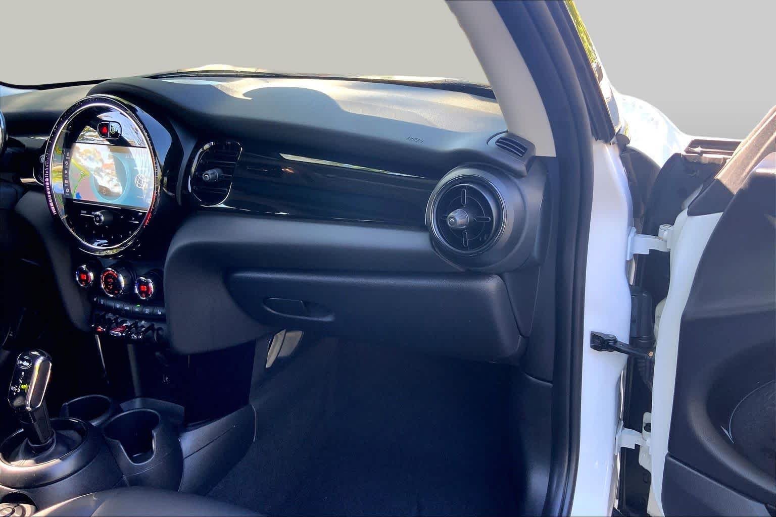 2024 MINI Hardtop 2 Door Base - Photo 18