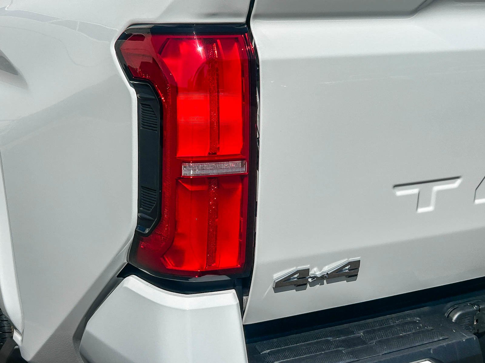 2026 Toyota Tacoma SR5 - Photo 9
