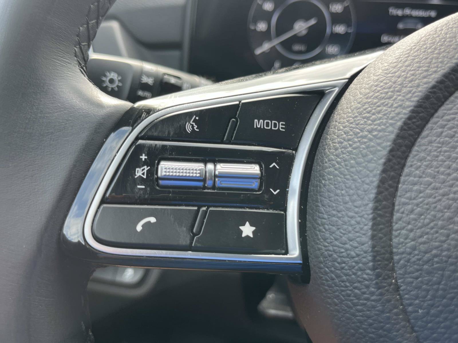 Used 2024 Fusion Black Kia EX image 30
