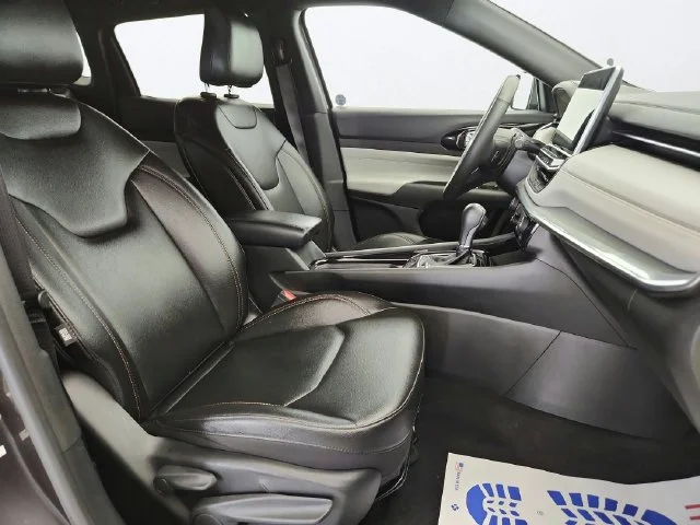 Used 2024 Metallic Jeep Limited image 27