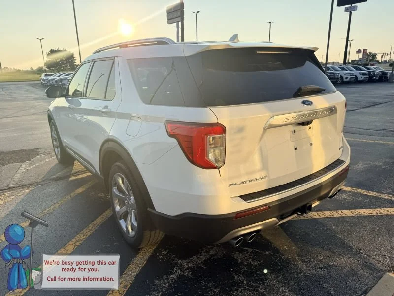Used 2020 White Metallic Ford Platinum image 3