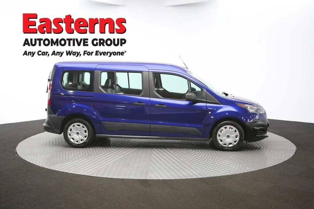 Used 2017 Blue Ford XL image 41