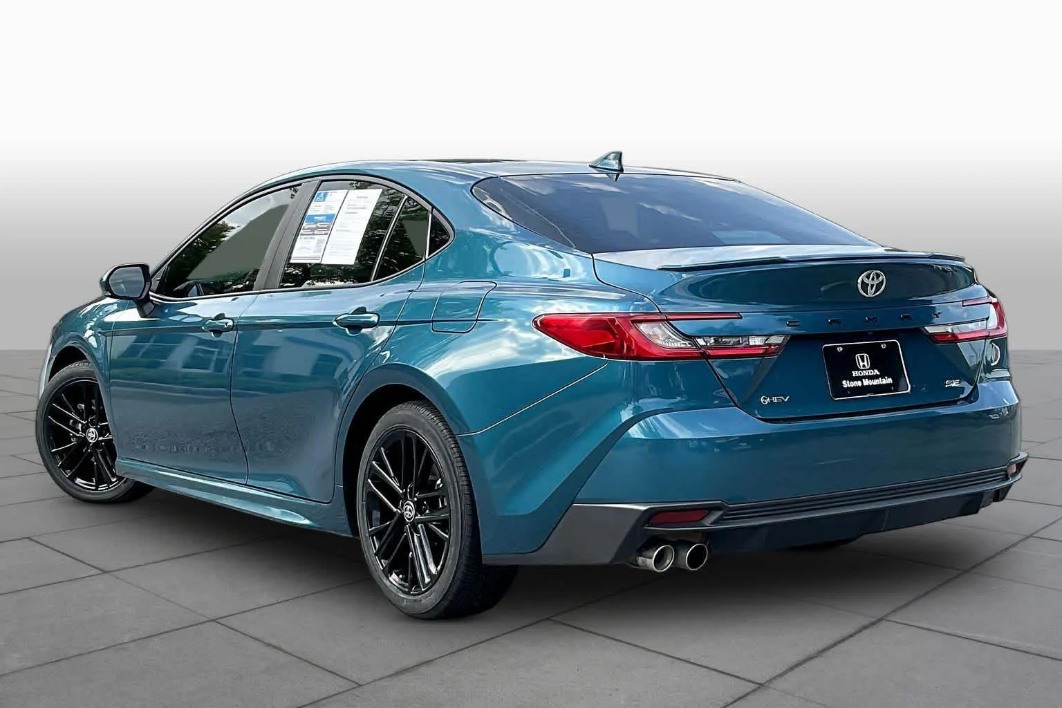Used 2025 Ocean Gem Toyota SE image 12