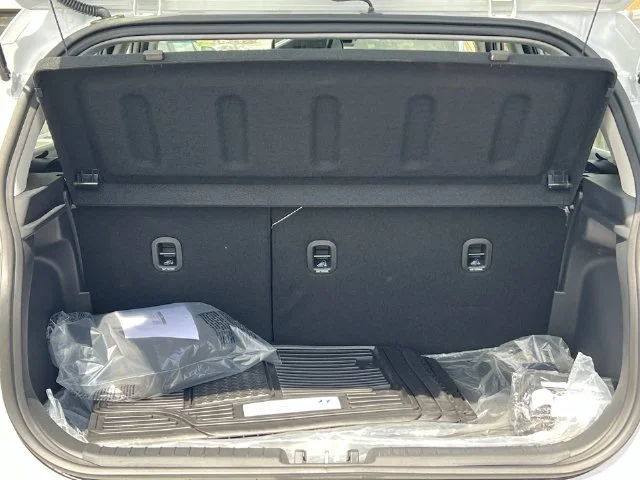 Used 2026 Silver Hyundai SEL image 30
