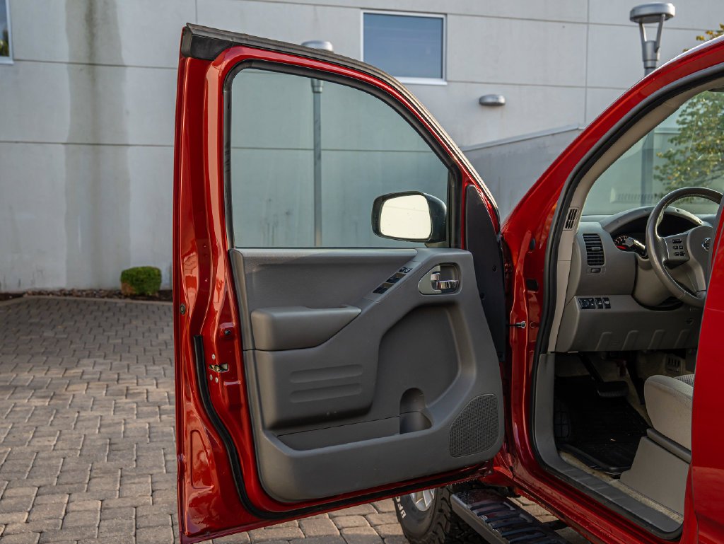 Used 2018 Lava Red Nissan SV image 26