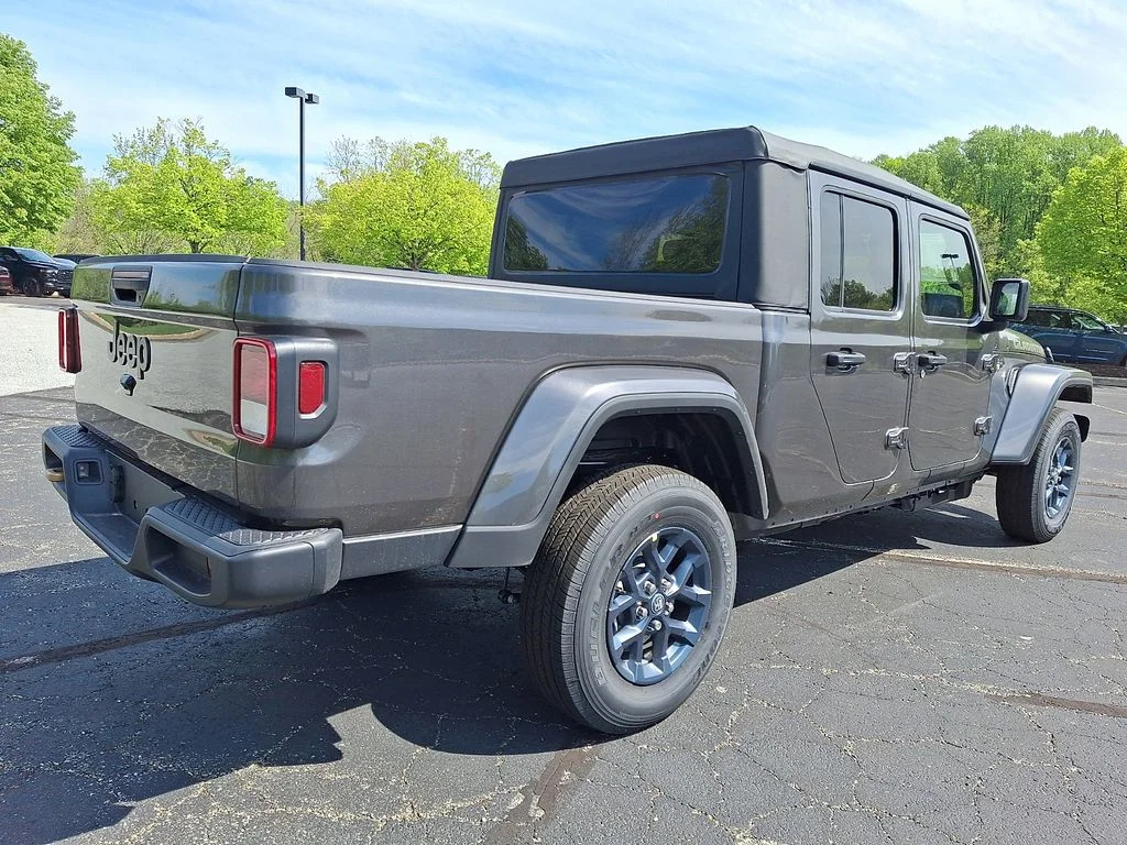 New 2026 Granite Crystal Metallic Clearcoat Jeep 85th Anniversary Edition image 4