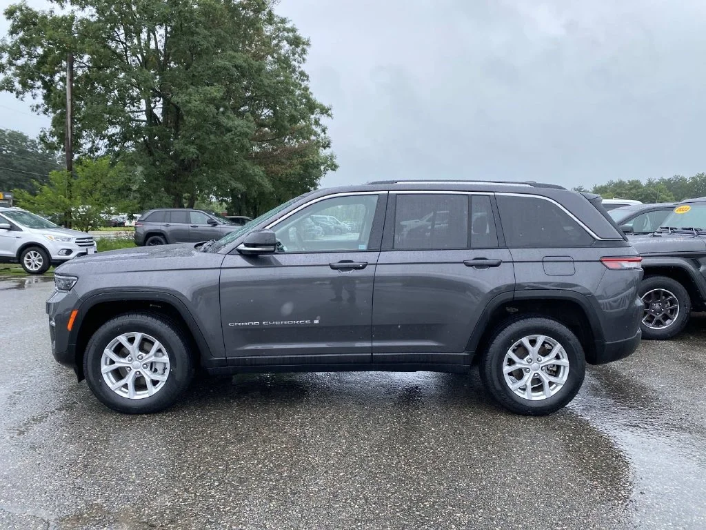Certified Used 2023 Gray Jeep Limited image 7