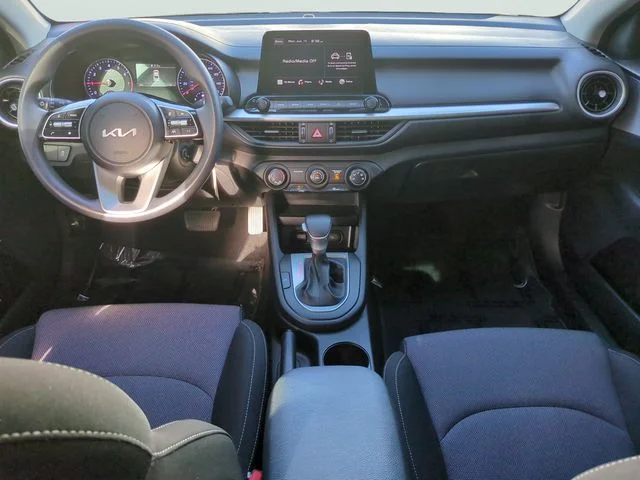 Used 2024 White Kia LXS image 9