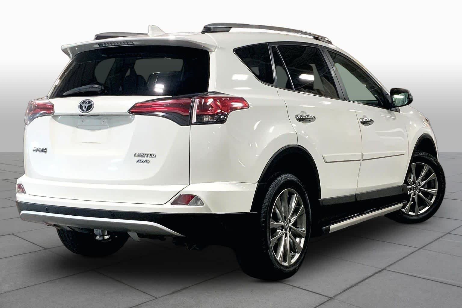 Used 2017 Blizzard Pearl Toyota Limited image 13