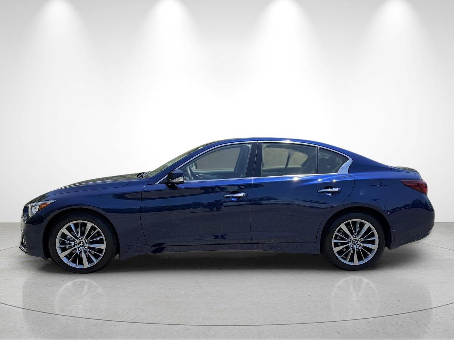 Used 2023 Grand Blue INFINITI LUXE image 2