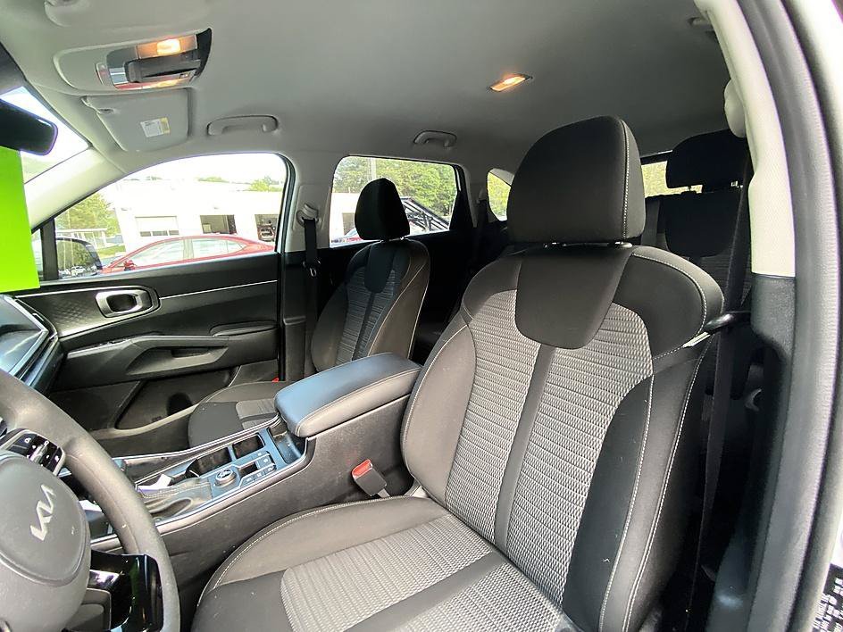 Used 2025 Glacial White Pearl Kia LX image 24