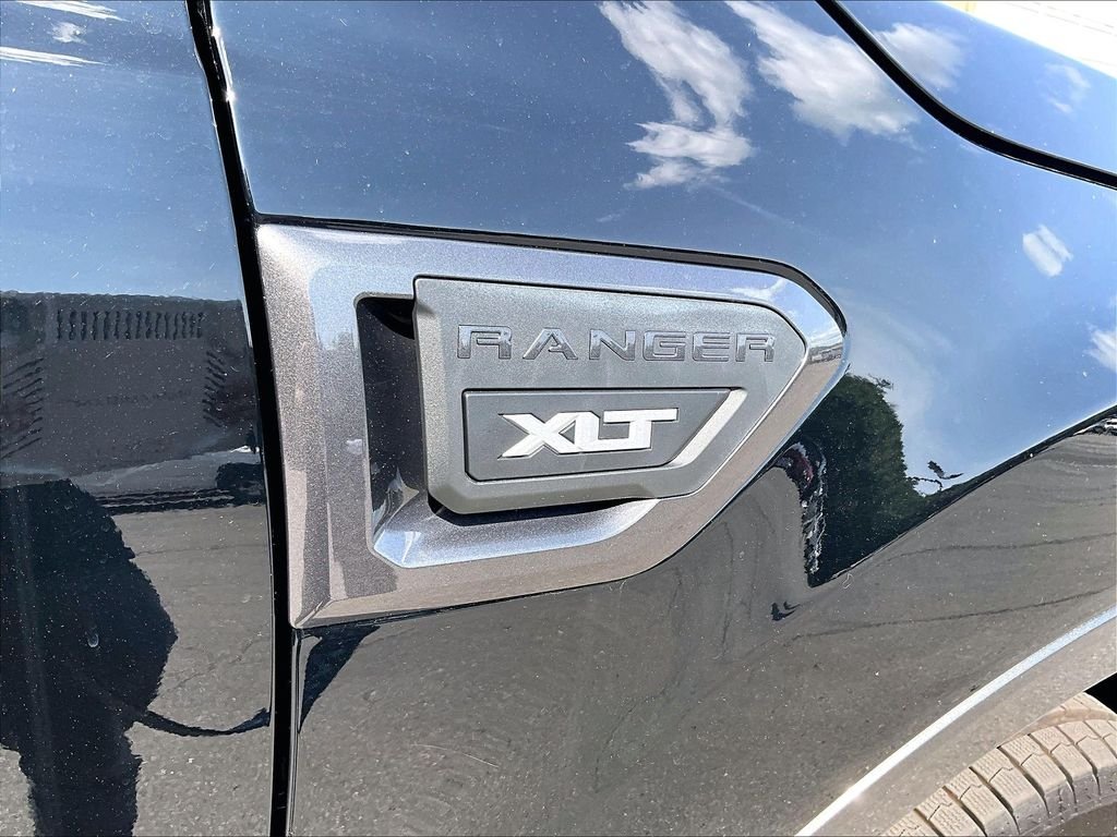 Used 2020 Black Ford XL image 28