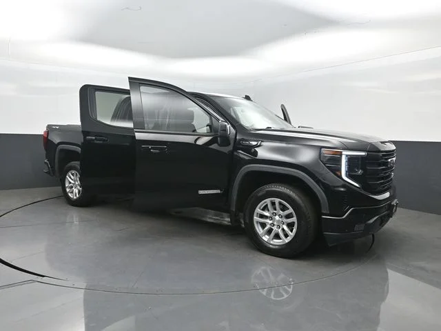 Used 2024 Black GMC Elevation image 39