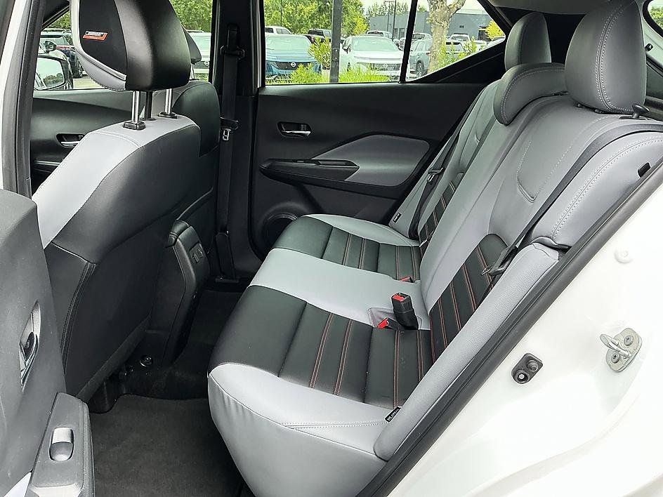 Used 2023 Aspen White Tricoat/Super Black Nissan SR image 24