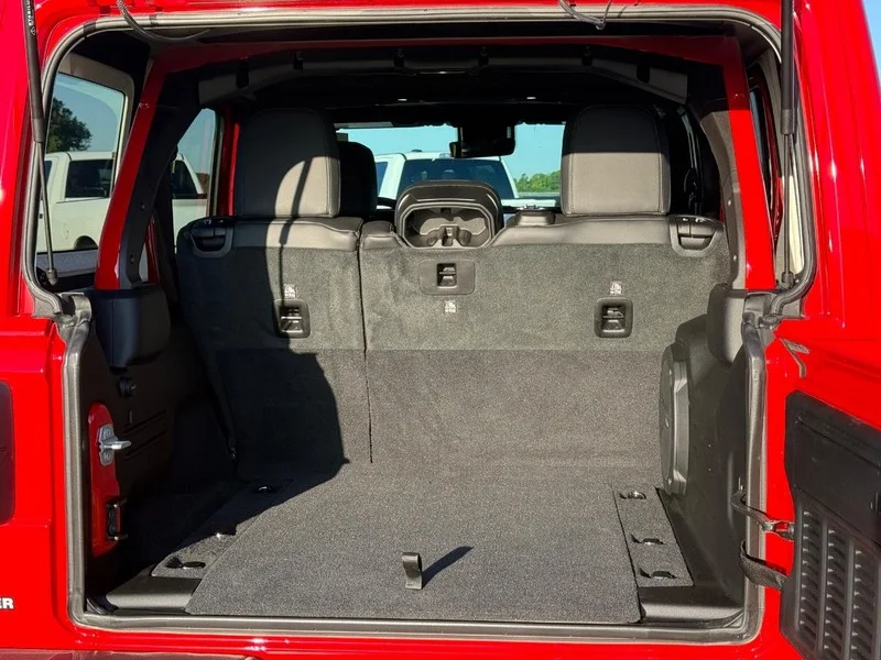 Used 2025 Firecracker Red Clearcoat Jeep Rubicon X 4 Door 4x4 image 6