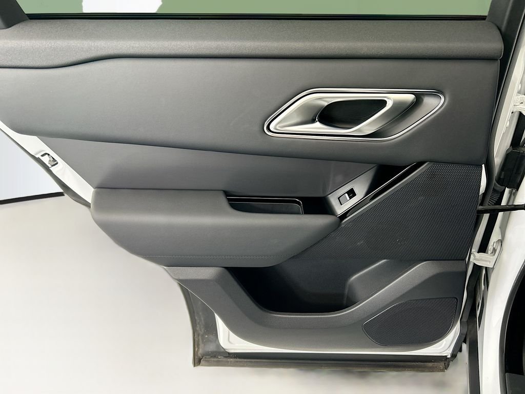Certified Used 2026 Fuji White Land Rover S image 25