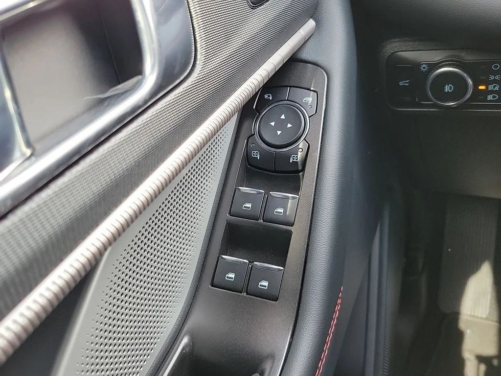 2026 Ford Explorer ST - Photo 14