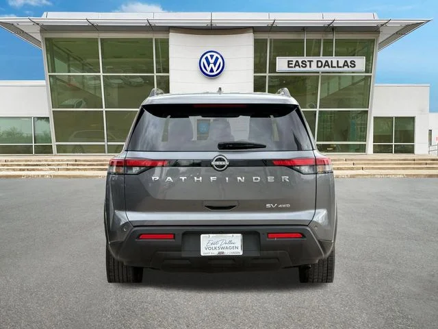 Used 2024 Gray Nissan SV image 4
