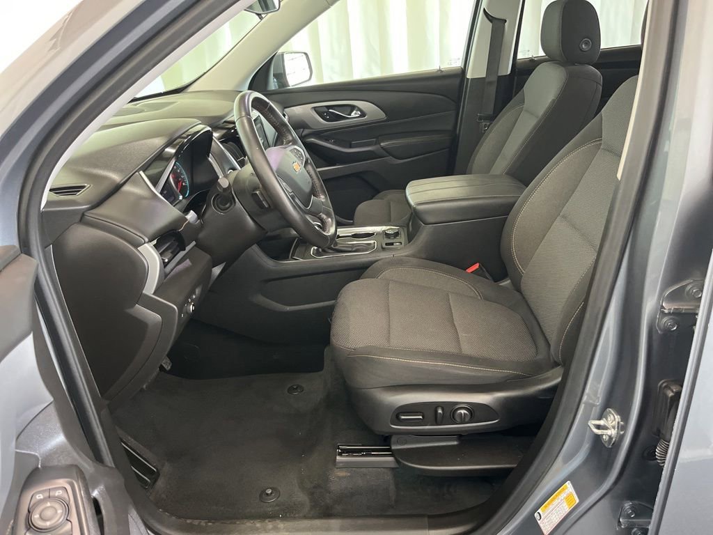 Used 2021 Satin Steel Metallic Chevrolet LT Cloth image 3