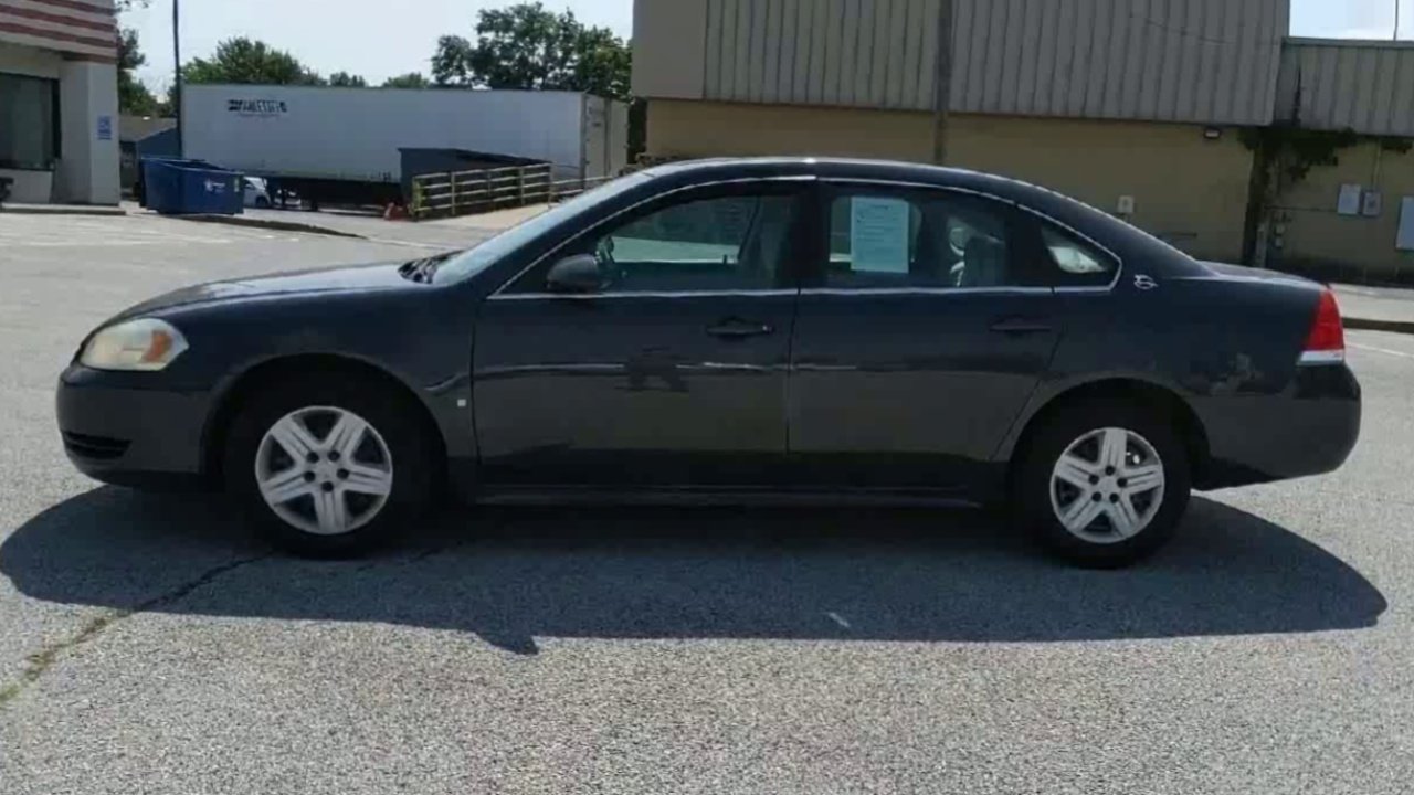 2009 Chevrolet Impala LS photo 3