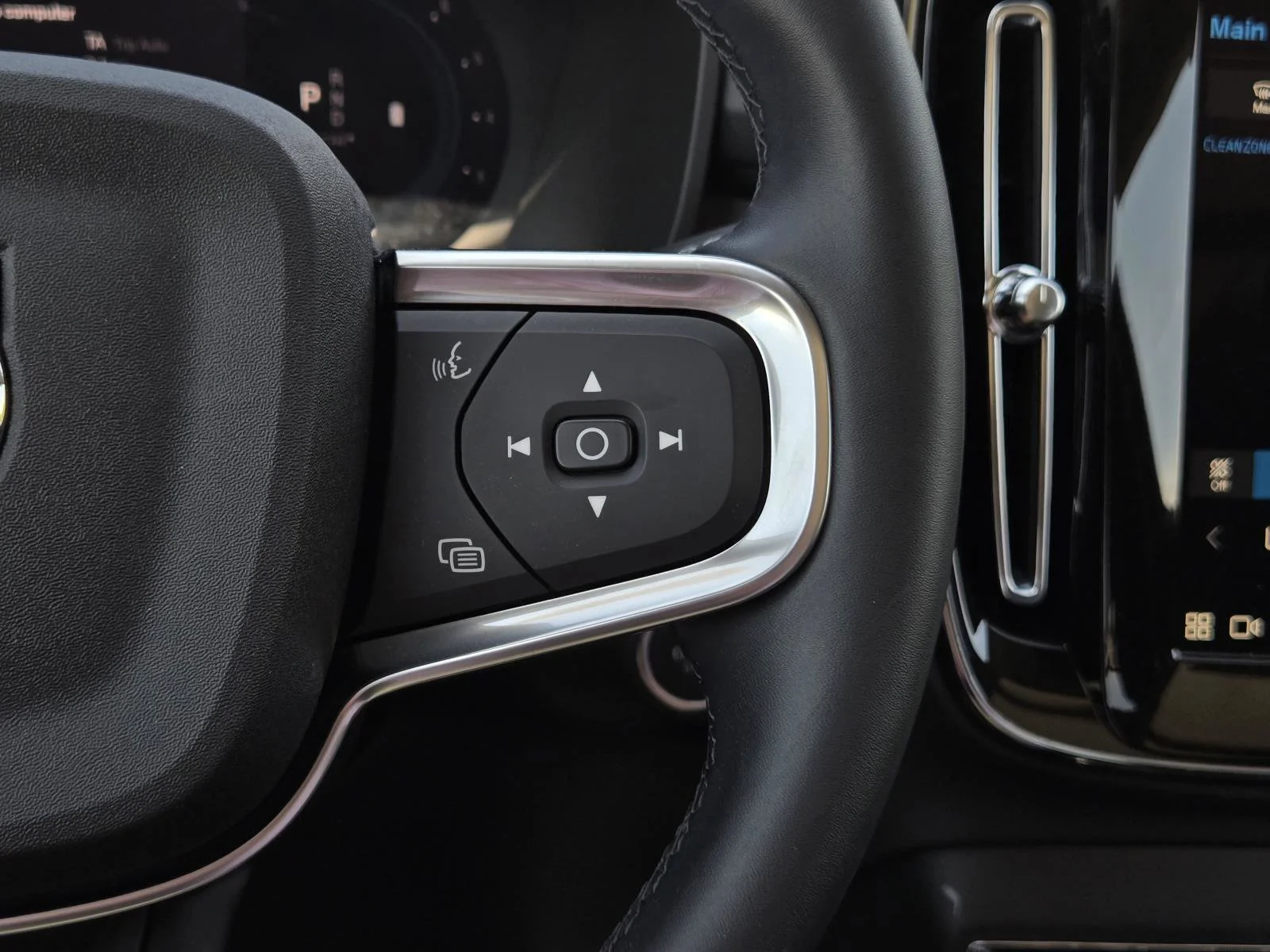 Used 2025 Black Volvo Plus Dark Theme image 16