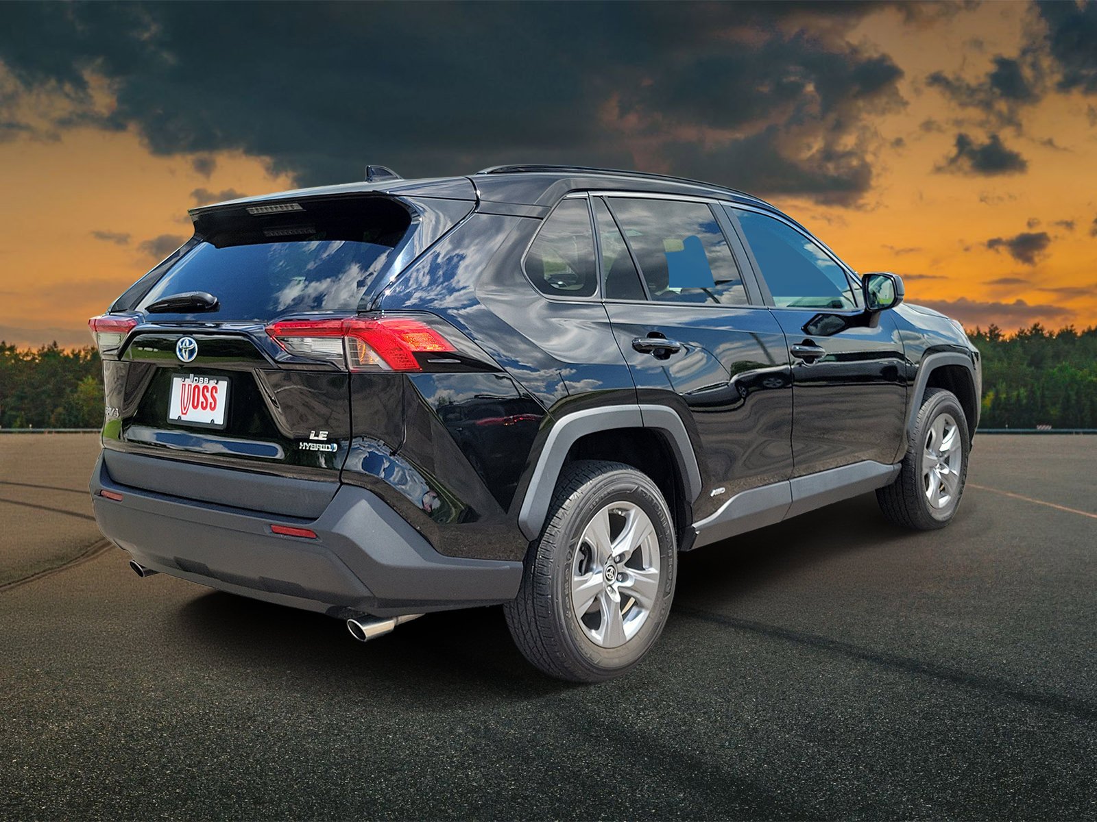 Certified Used 2022 Midnight Black Metallic Toyota LE image 4