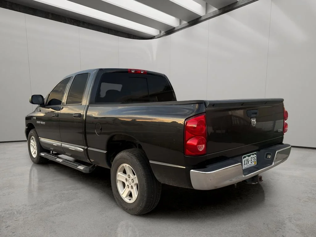 Used 2007 Black Dodge SLT PACKAGE image 3