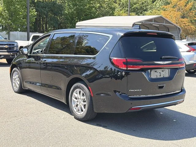 Used 2024 Black Chrysler Touring L image 11