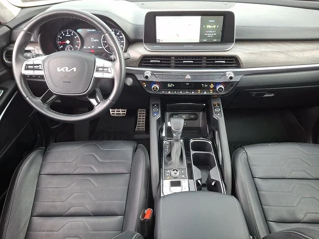 Used 2022 White Kia SX image 15