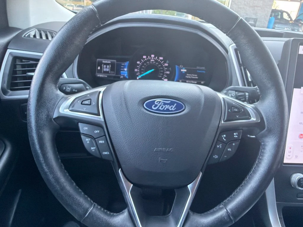 Used 2023 Oxford White Ford SEL image 23
