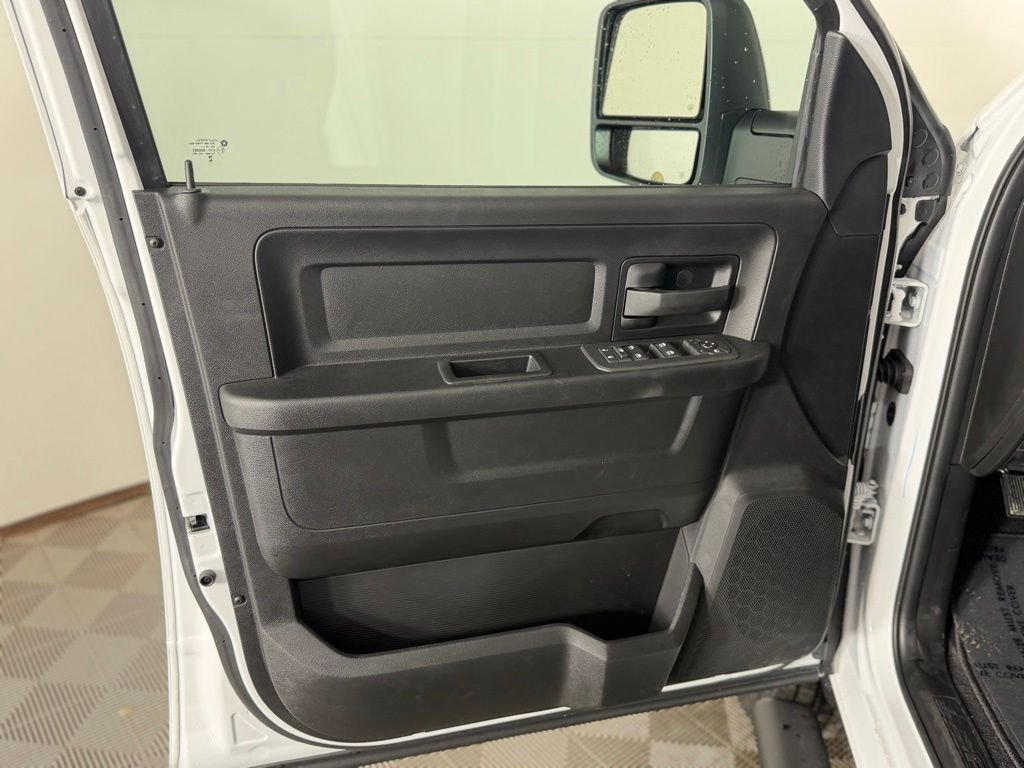 New 2026 Bright White Clear-Coat Exterior Paint RAM Tradesman image 11