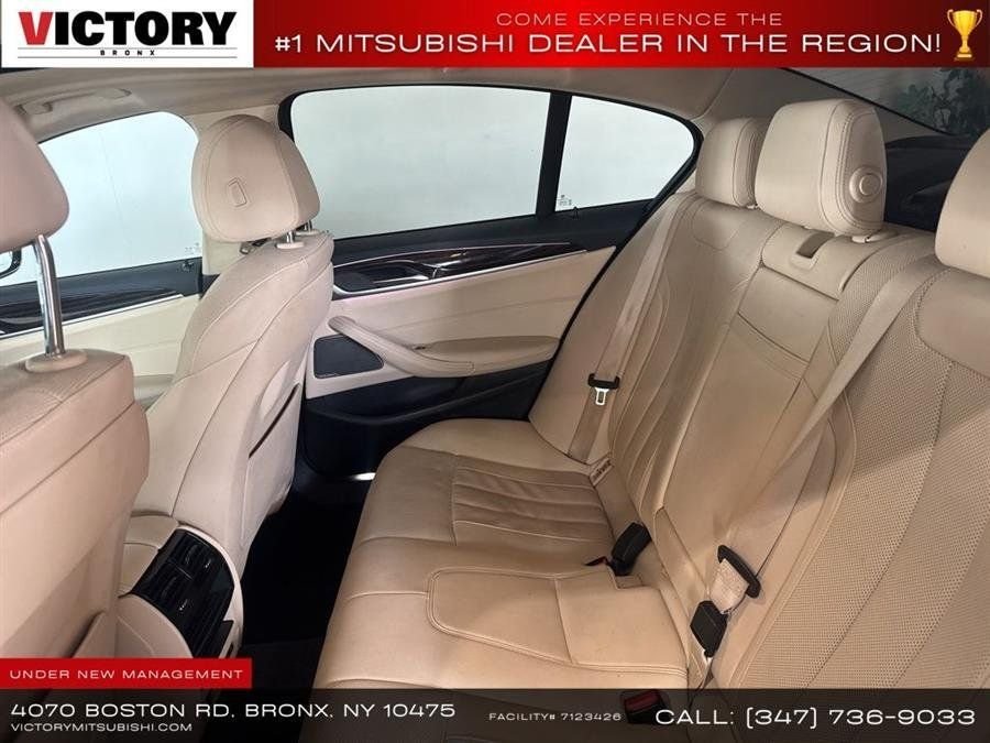 Used 2022 White BMW 530e iPerformance image 27