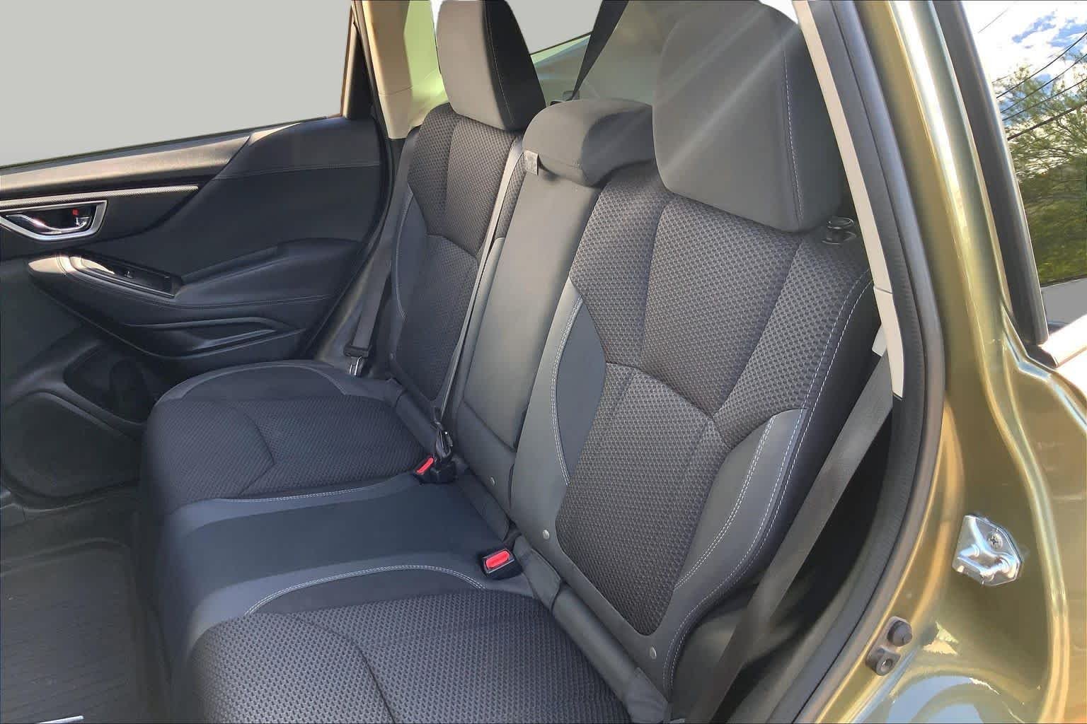 Used 2023 Autumn Green Metallic Subaru Premium image 18