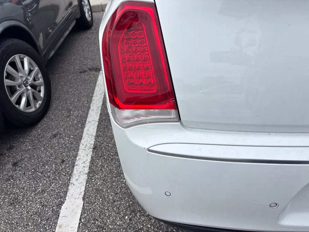 Used 2021 White Chrysler Touring image 12