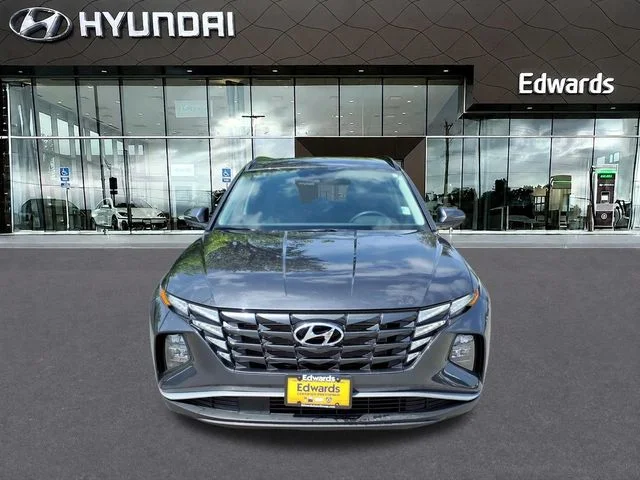 Used 2023 Gray Hyundai SEL image 3