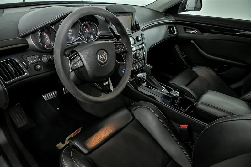 Used 2013 Black Diamond Tricoat Cadillac  image 17