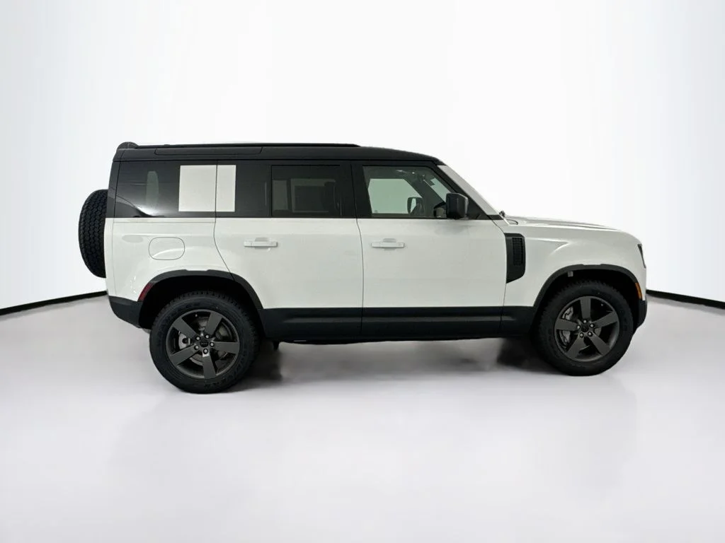 New 2026 Fuji White Land Rover S image 4