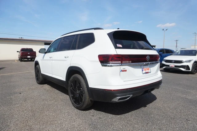 New 2026 Opal White Pearl Volkswagen 2.0T SE W/TECHNOLOGY image 11