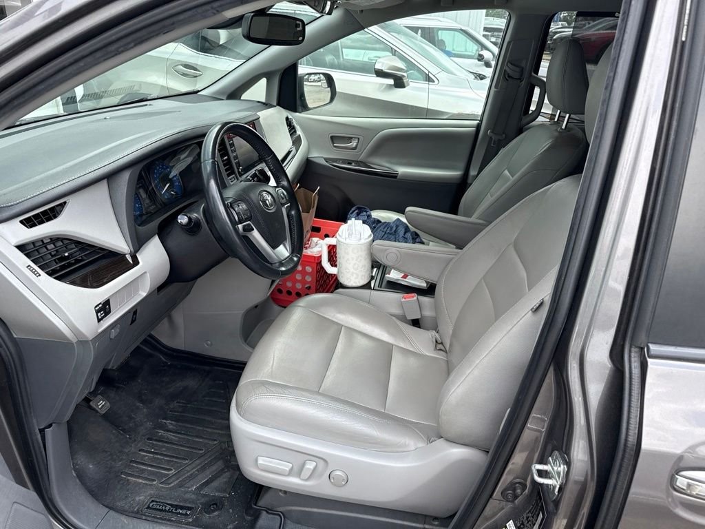 Used 2020 Gray Toyota XLE image 6