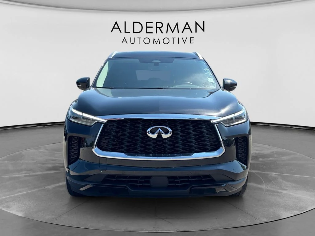 Used 2023 Black INFINITI LUXE image 6