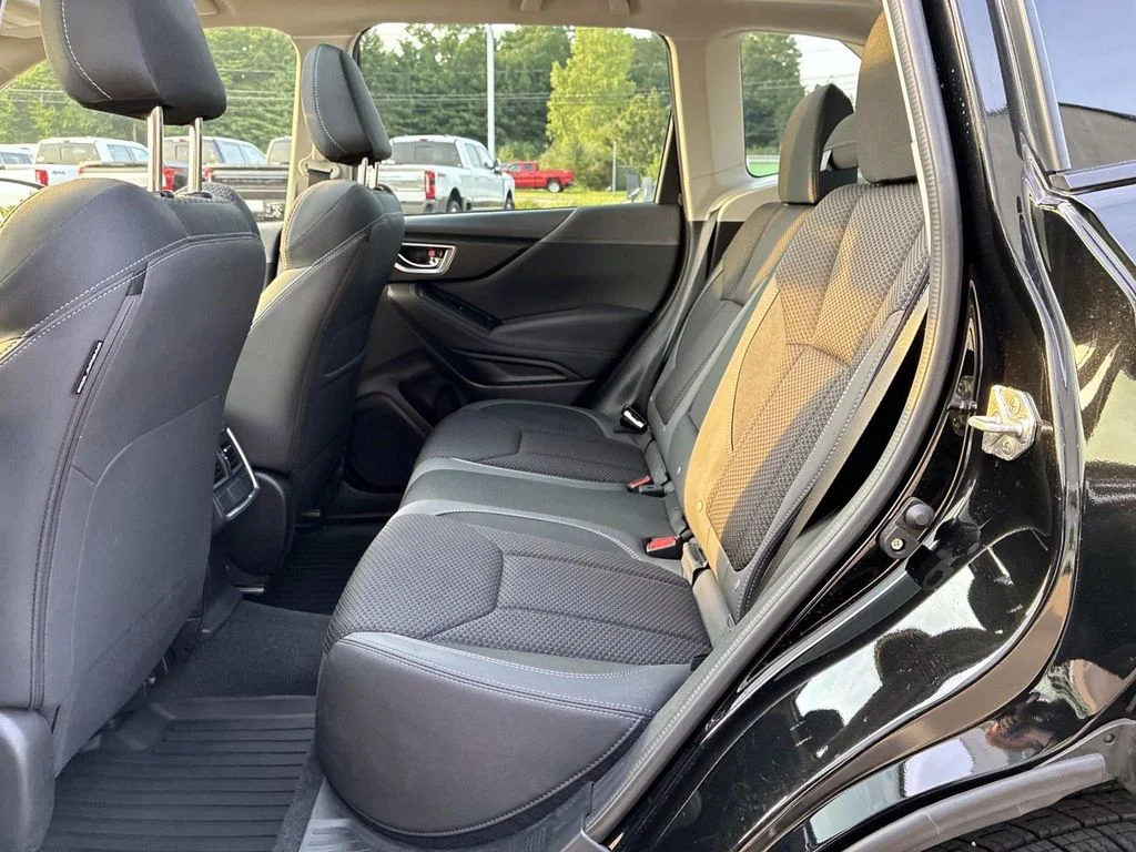 Used 2023 Crystal Black Silica Subaru Premium image 15