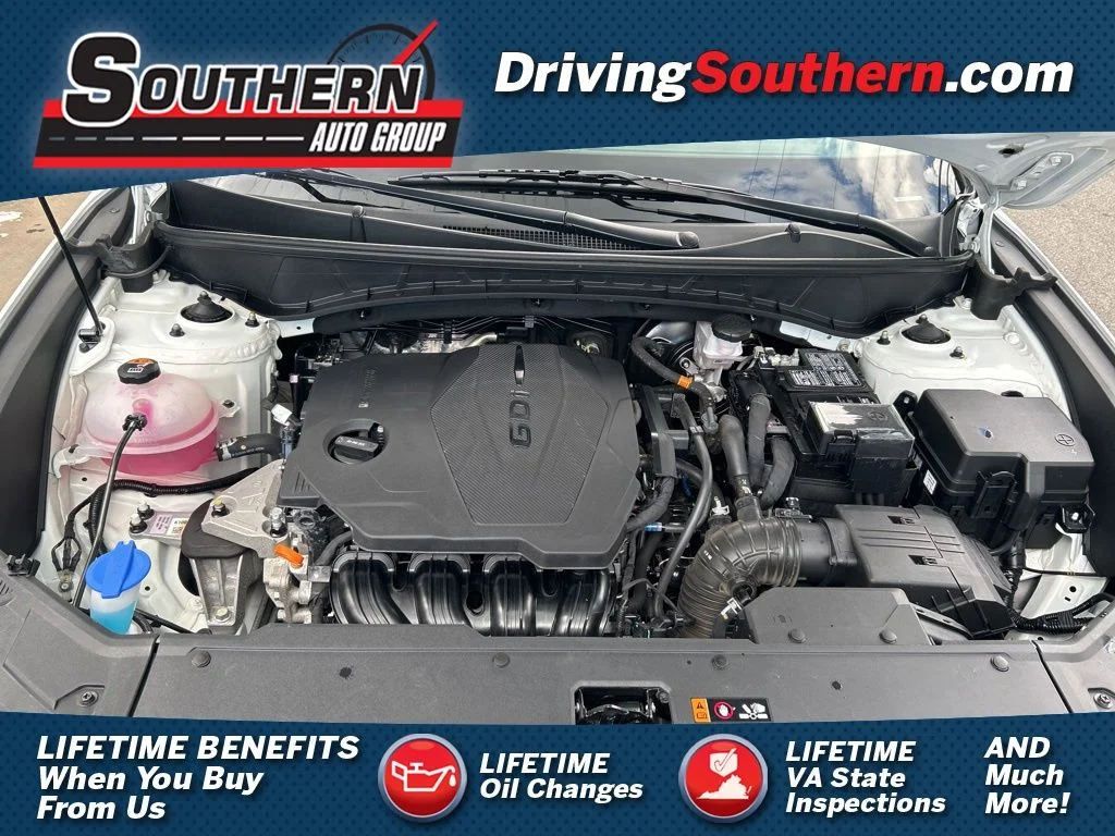 Used 2024 White Hyundai SEL image 1
