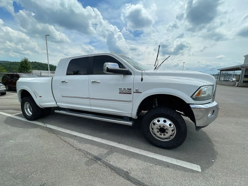 Used 2018 White Ram Laramie image 10