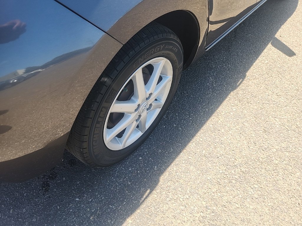 Used 2015 Gray Toyota Four image 13
