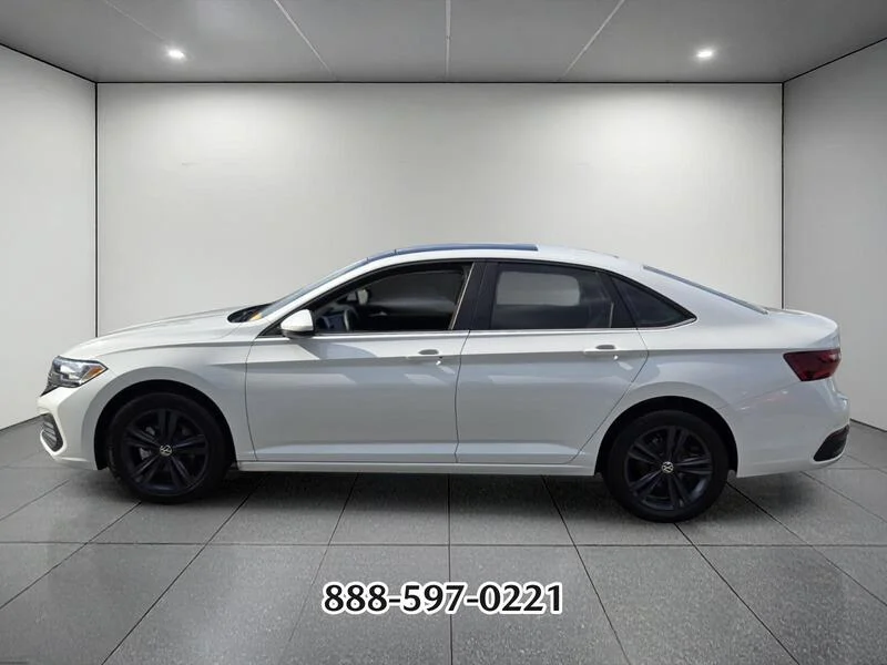 Used 2023 WHITE Volkswagen 1.5T SE image 2