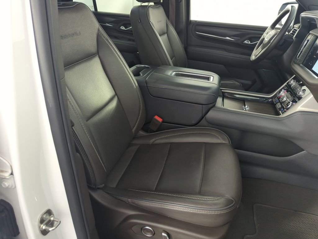 Used 2023 White GMC Denali image 38