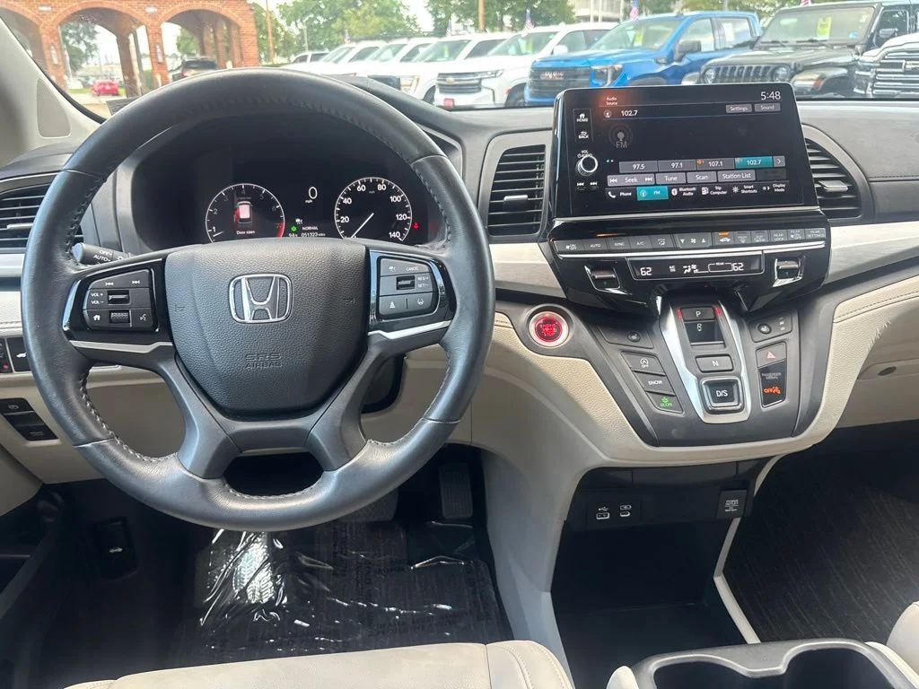 Used 2025 Gray Honda EX-L image 10