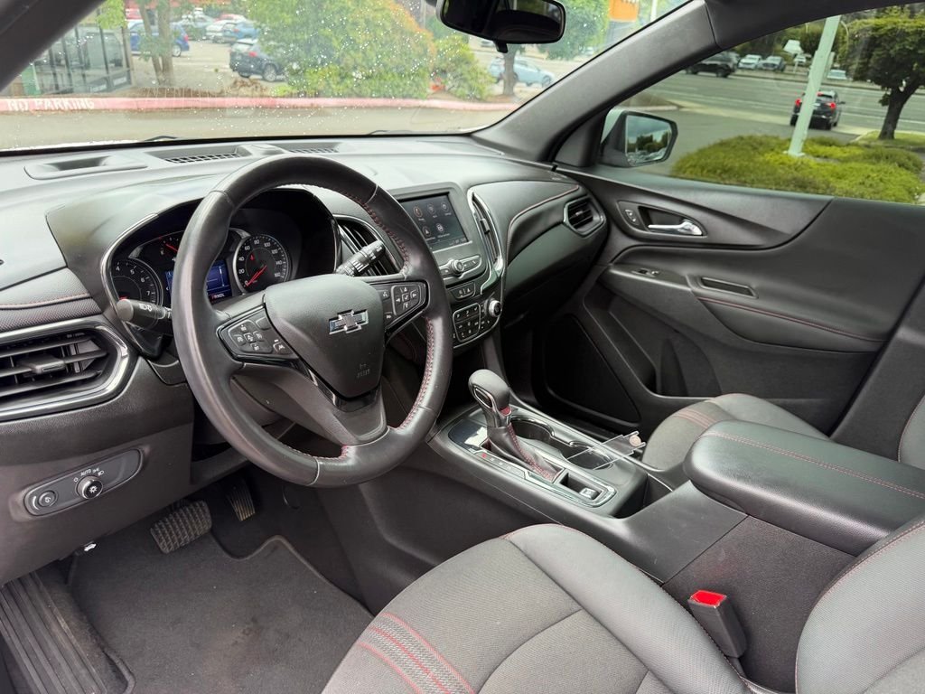 Used 2022 Summit White Chevrolet RS image 16